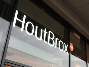 Lees hier meer over het HoutBrox programma waarbij consumenten kunnen sparen voor korting op volgende aankopen.